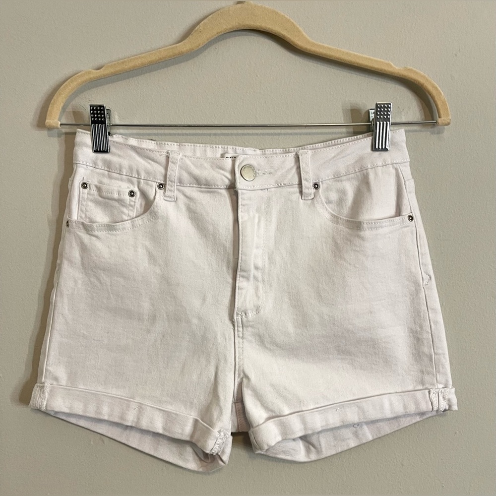 Women’s Encore White Stretch Denim Shorts | Size L
